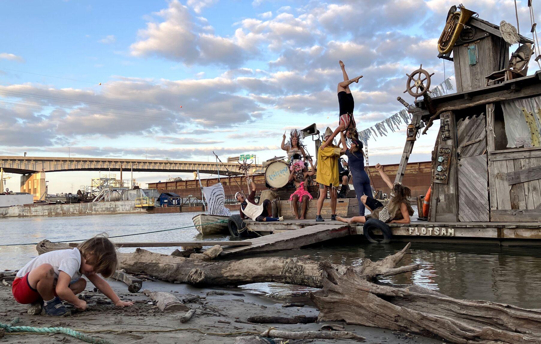 Flotsam River Circus draws crowd, ire of City Hall