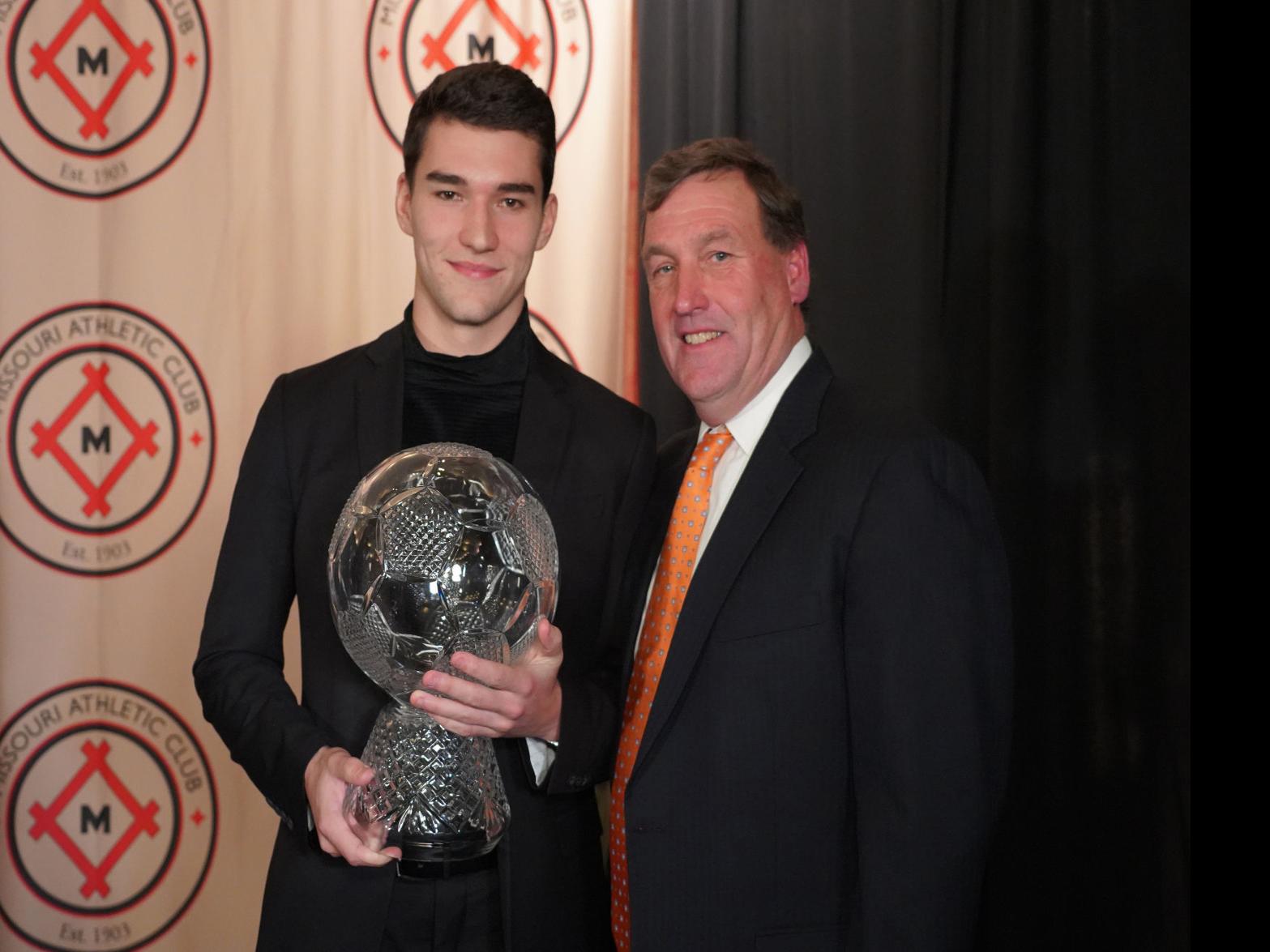 Clemson S Robinson Stanford S Macario Win Mac S Hermann Trophy Soccer Stltoday Com