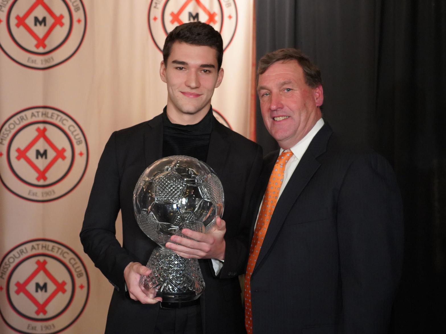 Clemson S Robinson Stanford S Macario Win Mac S Hermann Trophy Soccer Stltoday Com