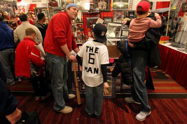 Fans remember Stan Musial as a 'hometown hero