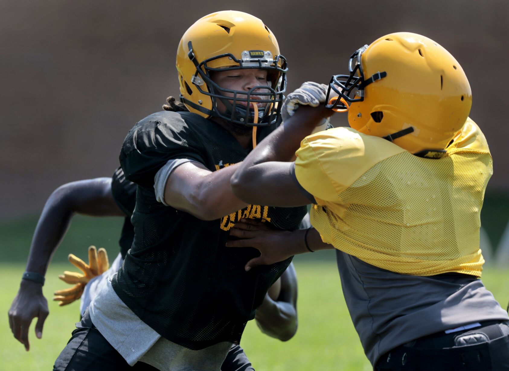 Hazelwood Central defensive tackle Tionne Gray