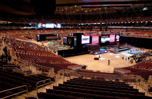 St. Louis Rams Game - Picture of The Dome at America's Center