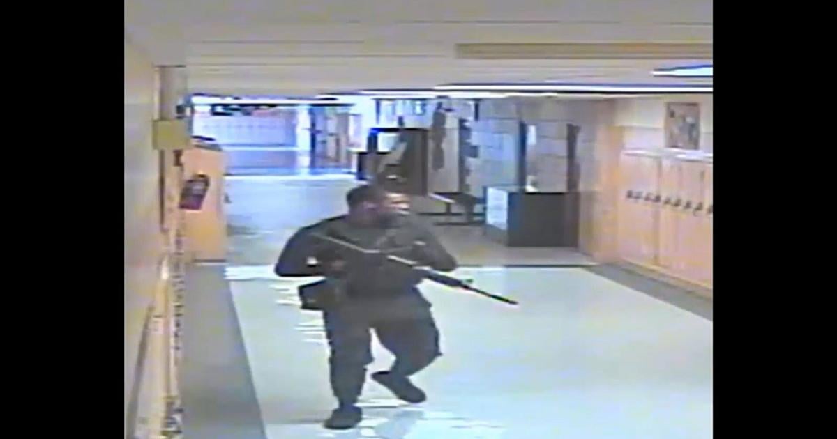 Videos zeigen CVPA-Schütze, wie er Flure durchstreift, bevor die Polizei ...