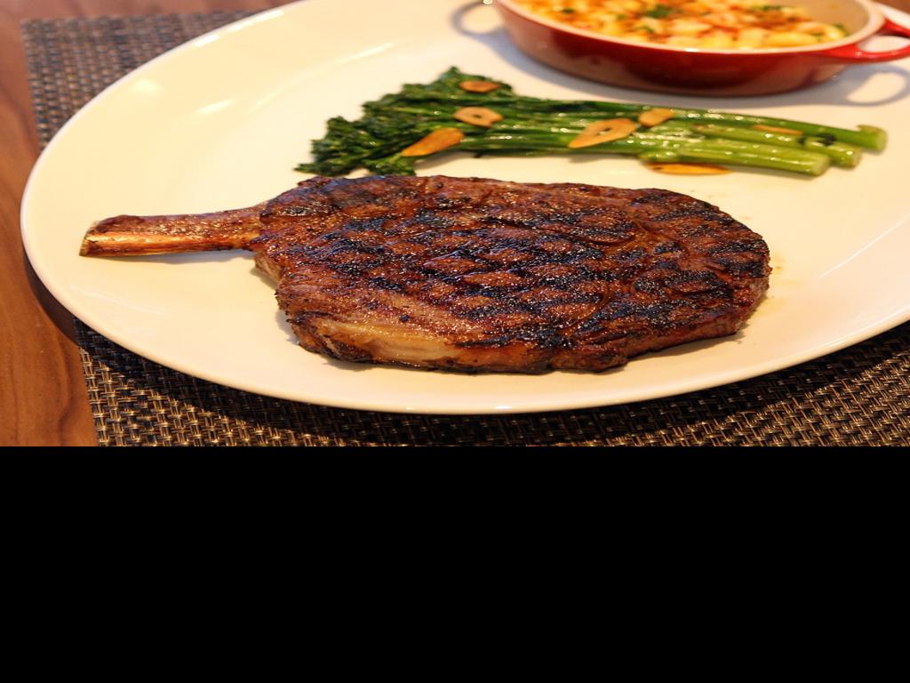 J Gilbert S Brings Standout Steaks To St Louis Restaurant Reviews Stltoday Com