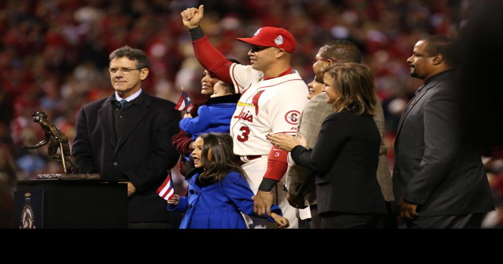 Cardinals' Carlos Beltran recipient of 2013 Roberto Clemente Award