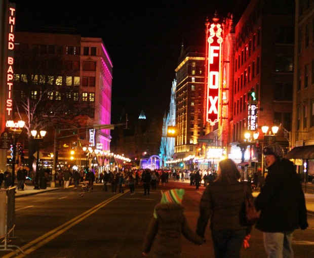 Turning 30 Again The Fox Theatre Reopened In 1982 To Oohs And Aahs St Louis Signs The Iconic Fox Theatre