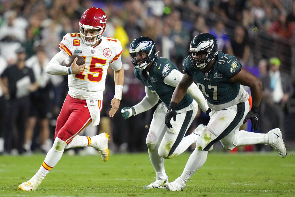 Kansas City Chiefs edge Philadelphia Eagles for Super Bowl 57