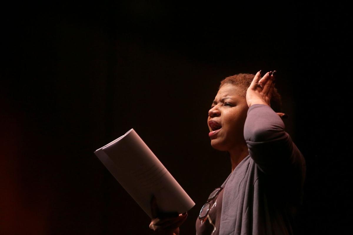 Hundreds Visit The St Louis Art Museum To Celebrate Kwanzaa Metro Stltoday Com