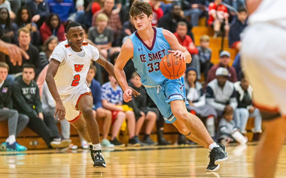 De Smet survives ster Groves comeback bid to advance to title game