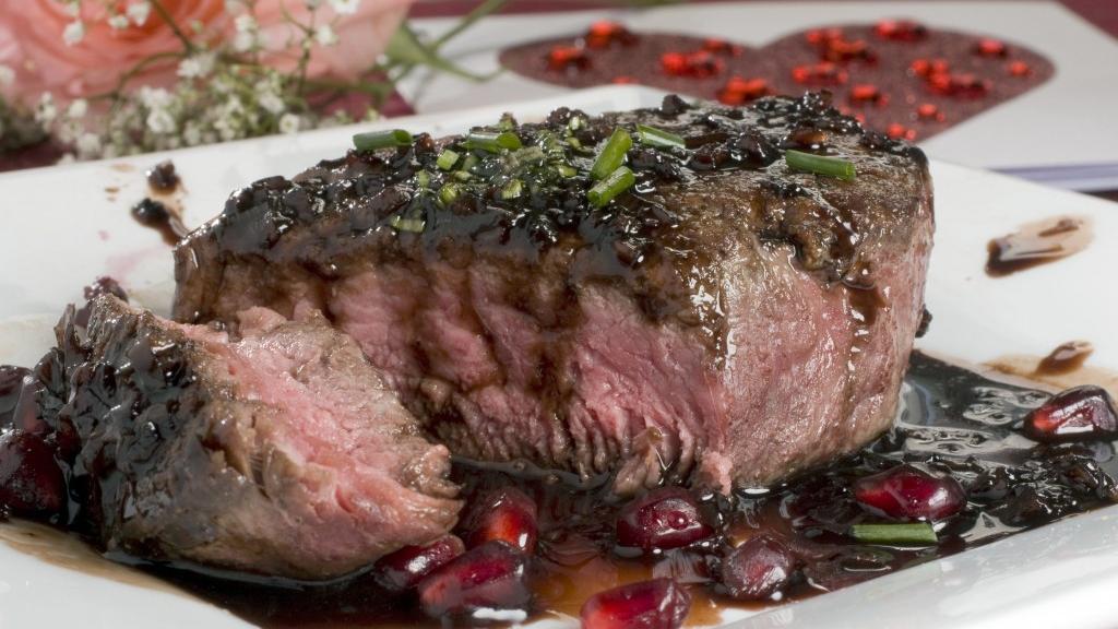 Filet Mignon With Pomegranate Wine Sauce Recipes Stltoday Com