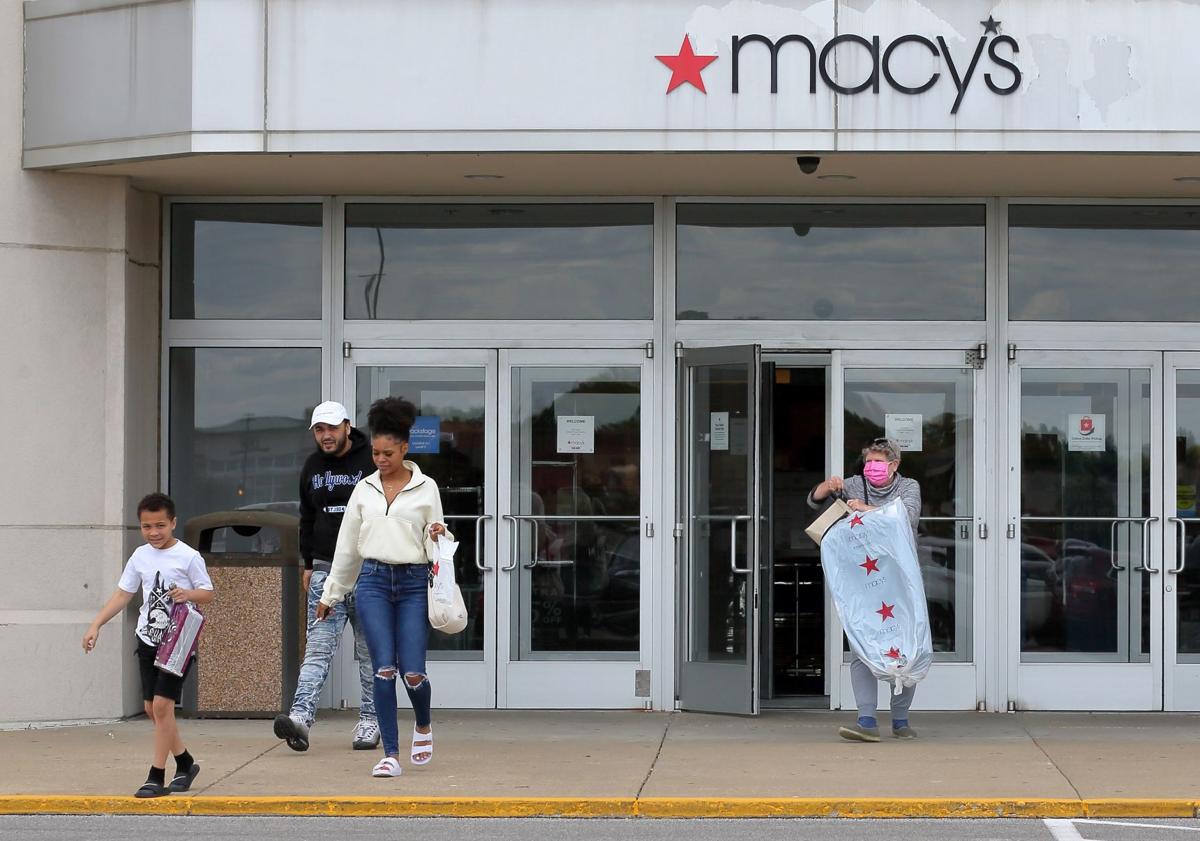 Macy S Opens St Peters Location To Customers Local Business Stltoday Com