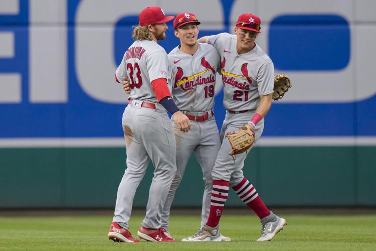 Cardinals outfielder Lars Nootbaar leaves Monday's game with back