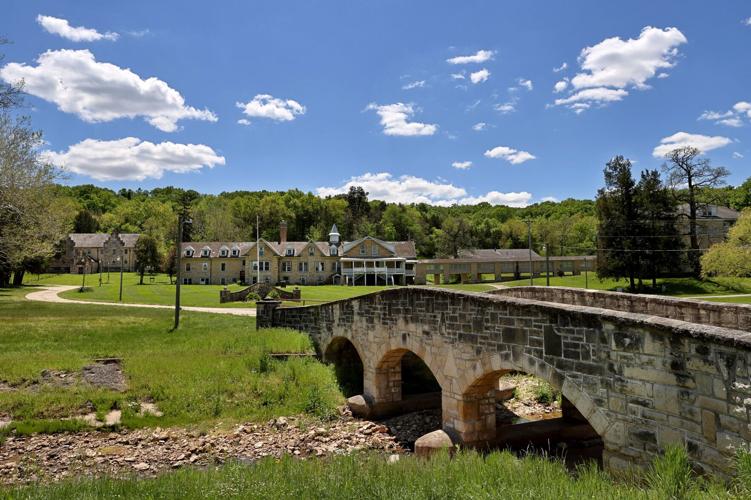 Hoffmann projects stall in Augusta. Company scraps helicopter tours.