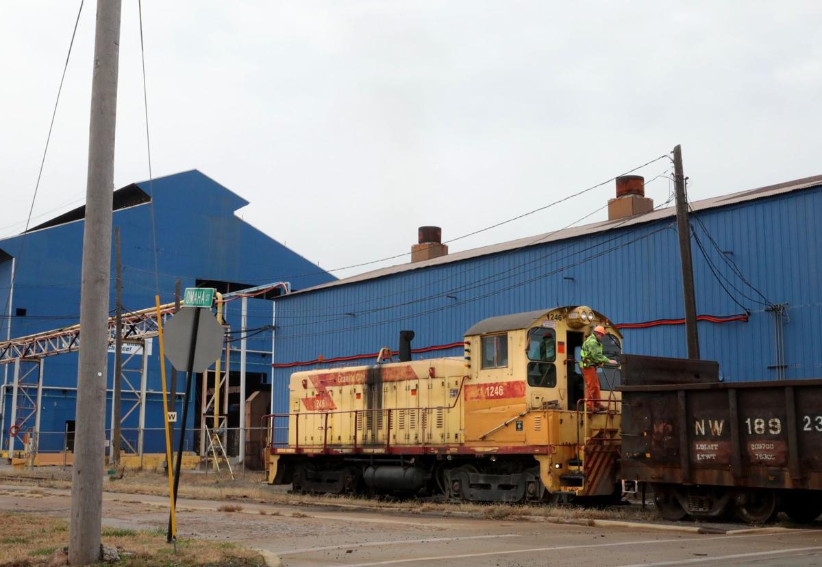 Granite City holds out hope steel jobs return