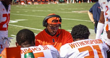 Birth of twins gives Aaron Henry new drive as Illinois defensive coordinator Birth of twins gives Aaron Henry new drive as Illinois defensive coordinator
