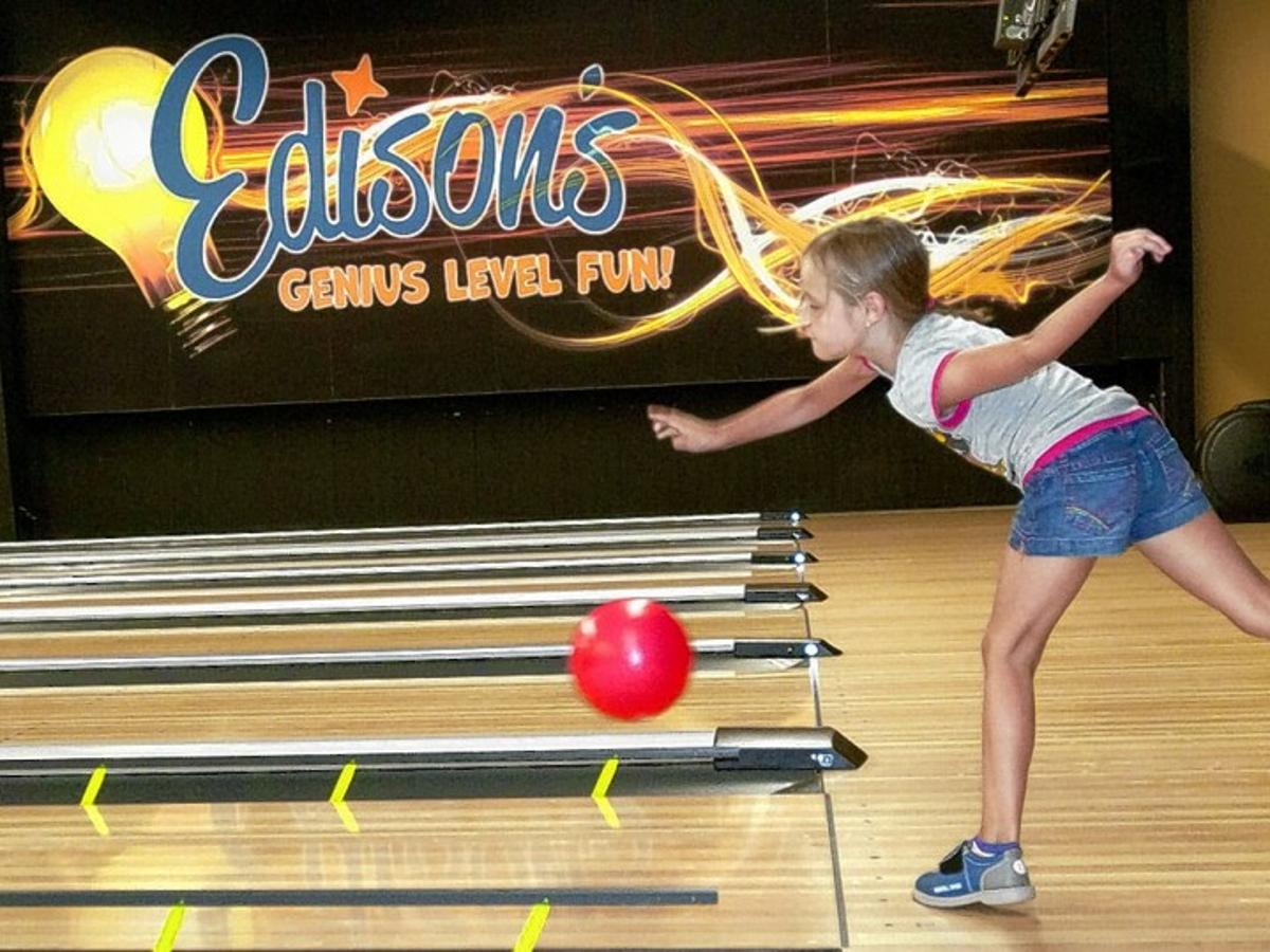 Food Fun And Games At Edwardsville S New Entertainment Center Life News From Your Illinois Journal Stltoday Com