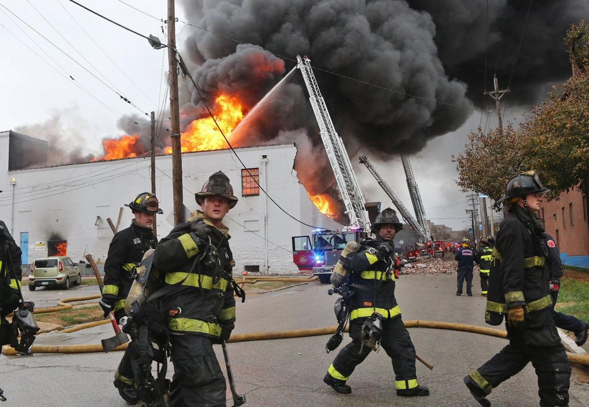 Five-alarm fire destroys St. Louis warehouse