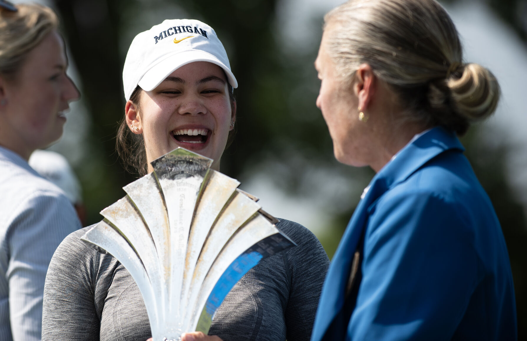 Tran rallies from big, early deficit to edge Herman on final hole and win 96th Womens Western Junior title
