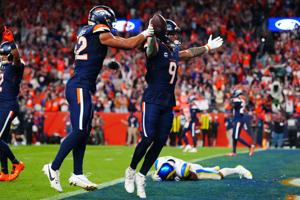 FOOTBALL-NFL-DEN-LAR/