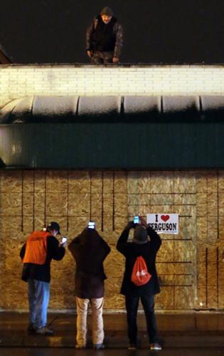 Oath Keepers guarding Ferguson businesses
