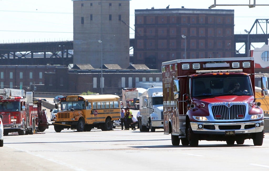 Three Children, Three Adults Hurt On I-55 When School Bus, Car Crash