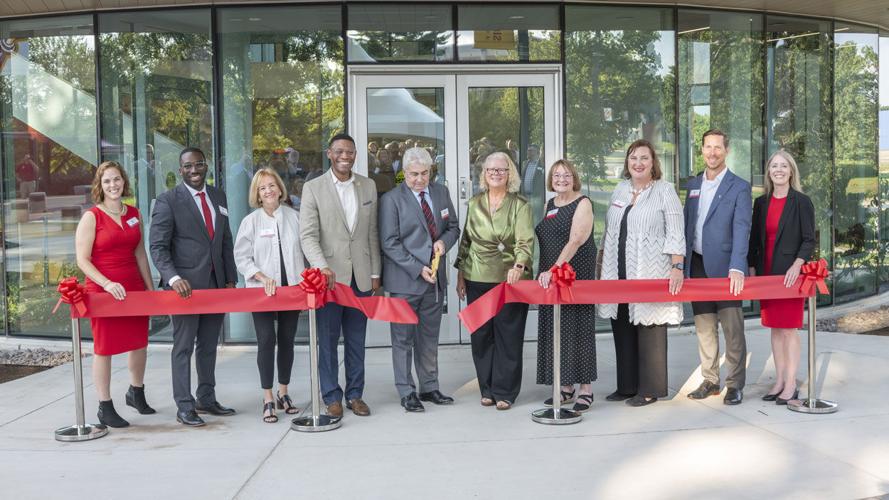 UMSL dedicates Richter Family Welcome and Alumni Center