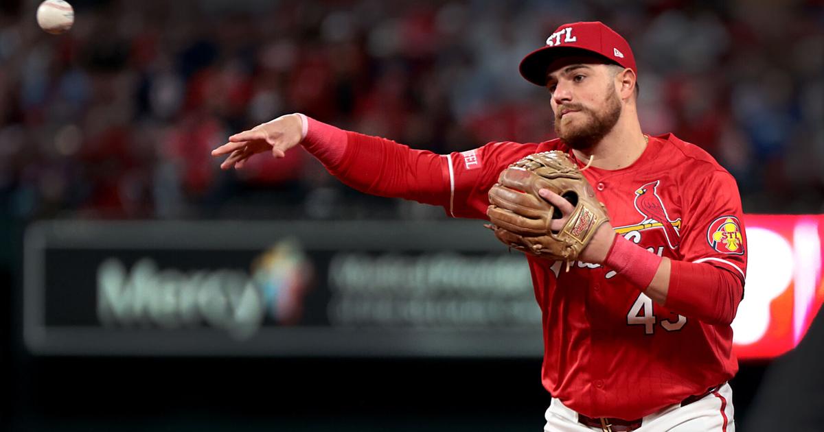 Cardinals forced to play catcher at second base for his 1st time and win because of that