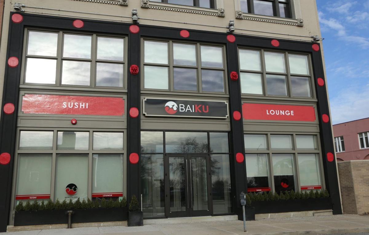 Baiku Sushi Lounge serves crowd near St. Louis U.
