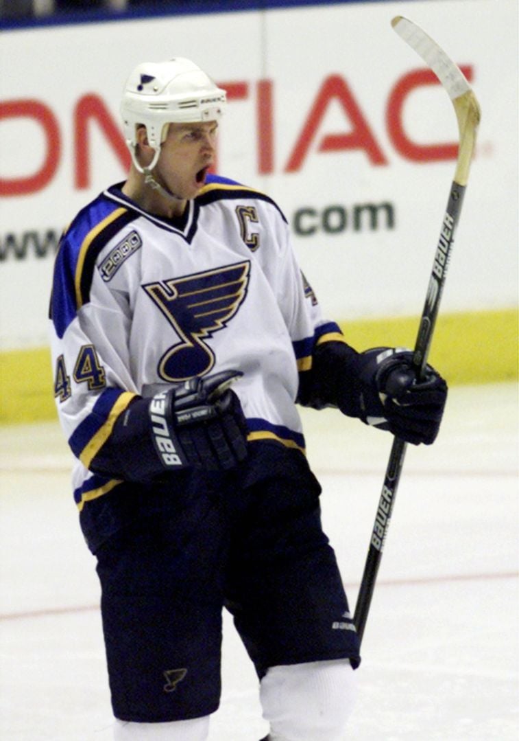 Blues icons with retired numbers will welcome Chris Pronger's No. 44 to  rafters - The Athletic