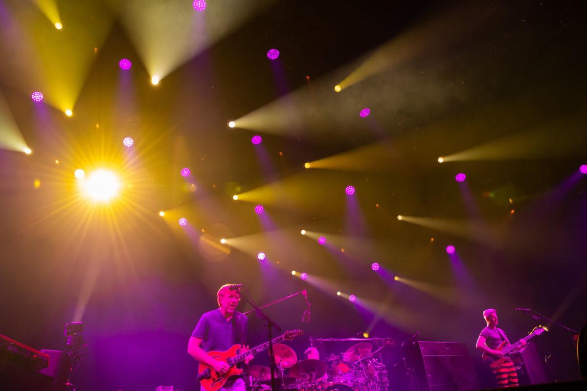 Phish kicks off summer tour with first of two soldout shows at