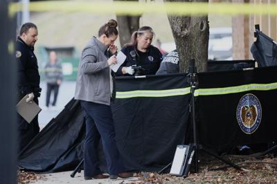 One killed in Carondelet apartment complex shooting