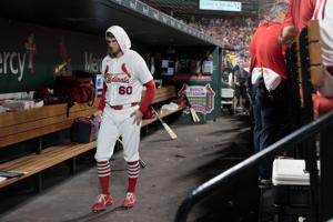 Cardinals kick off series against the Giants