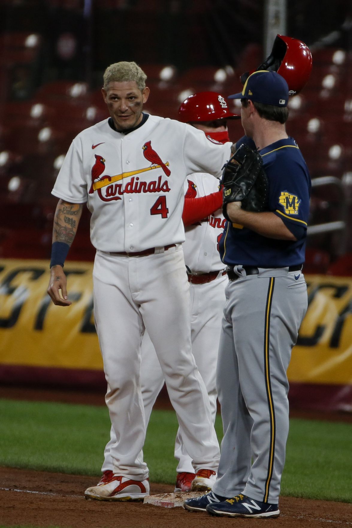 Molina homers, Wainwright wins as Cards beat Dodgers 5-4 - The San Diego  Union-Tribune