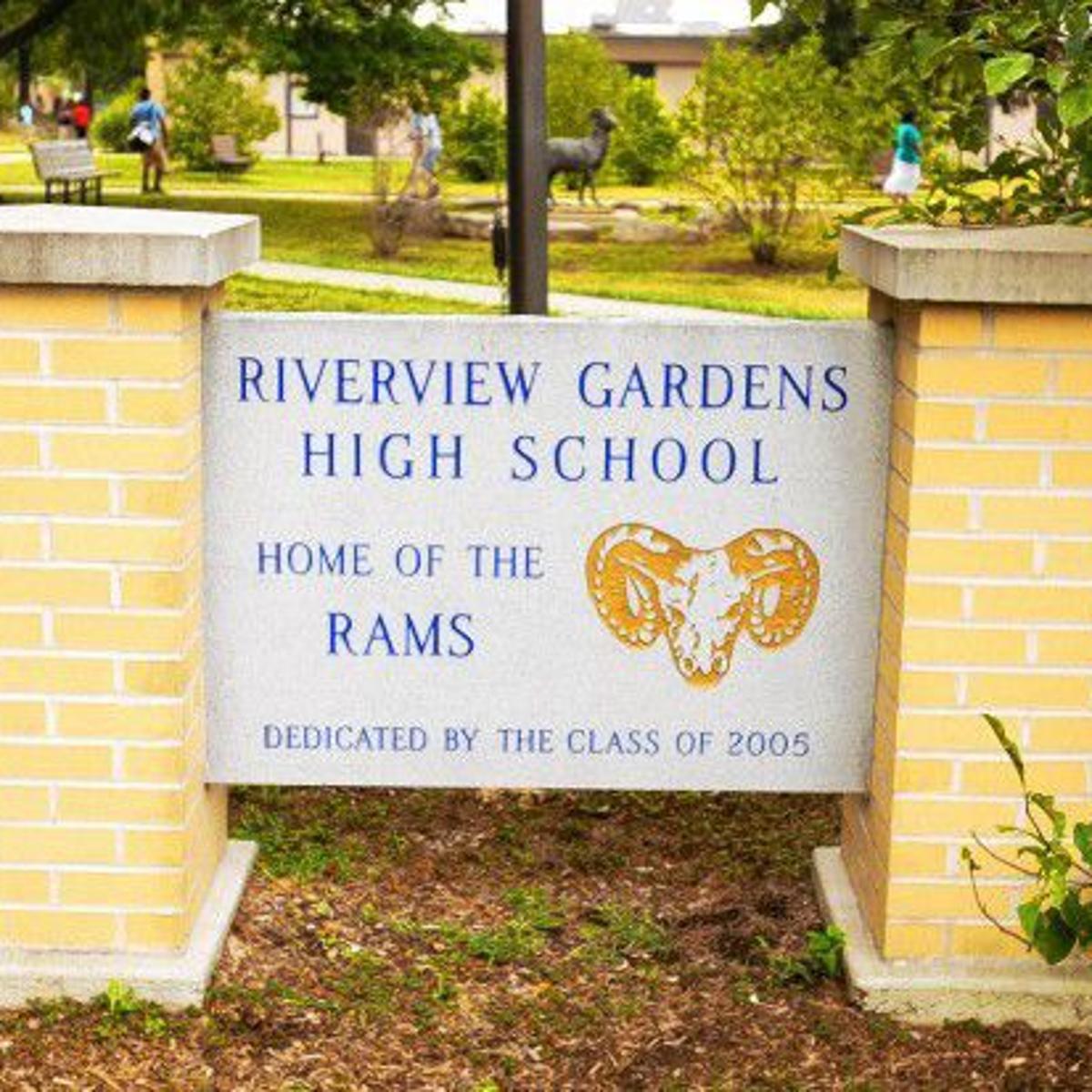 Two More St Louis Area School Districts Suspend Food Service For