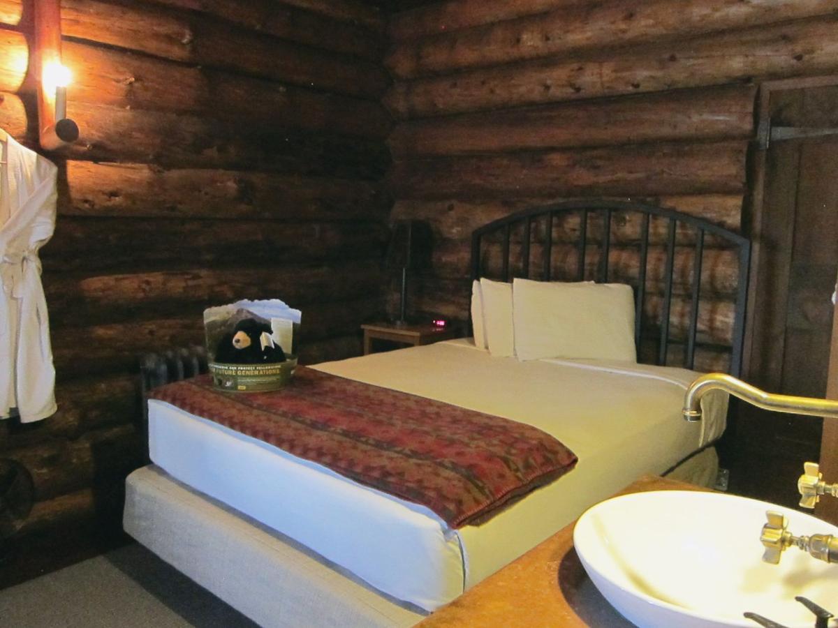 Sleeping (and eating) in Yellowstone National Park Travel
