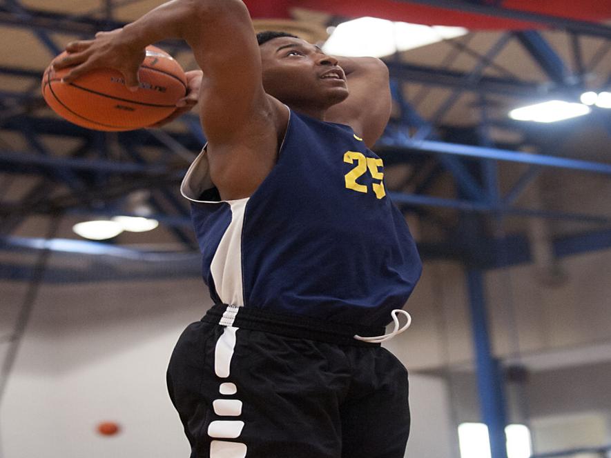 Brad Beal Elite Bring Defensive Mentality Into High Powered Peach Jam Boys Basketball Stltoday Com