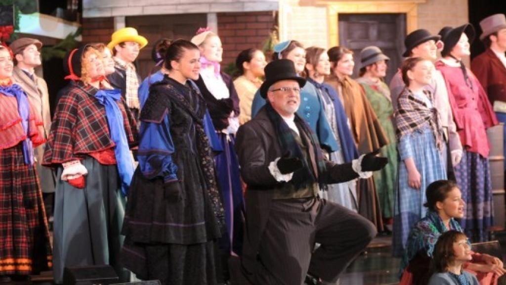 A Christmas Carol Is A Holiday Tradition At Granite City High School Life News From Your Illinois Journal Stltoday Com
