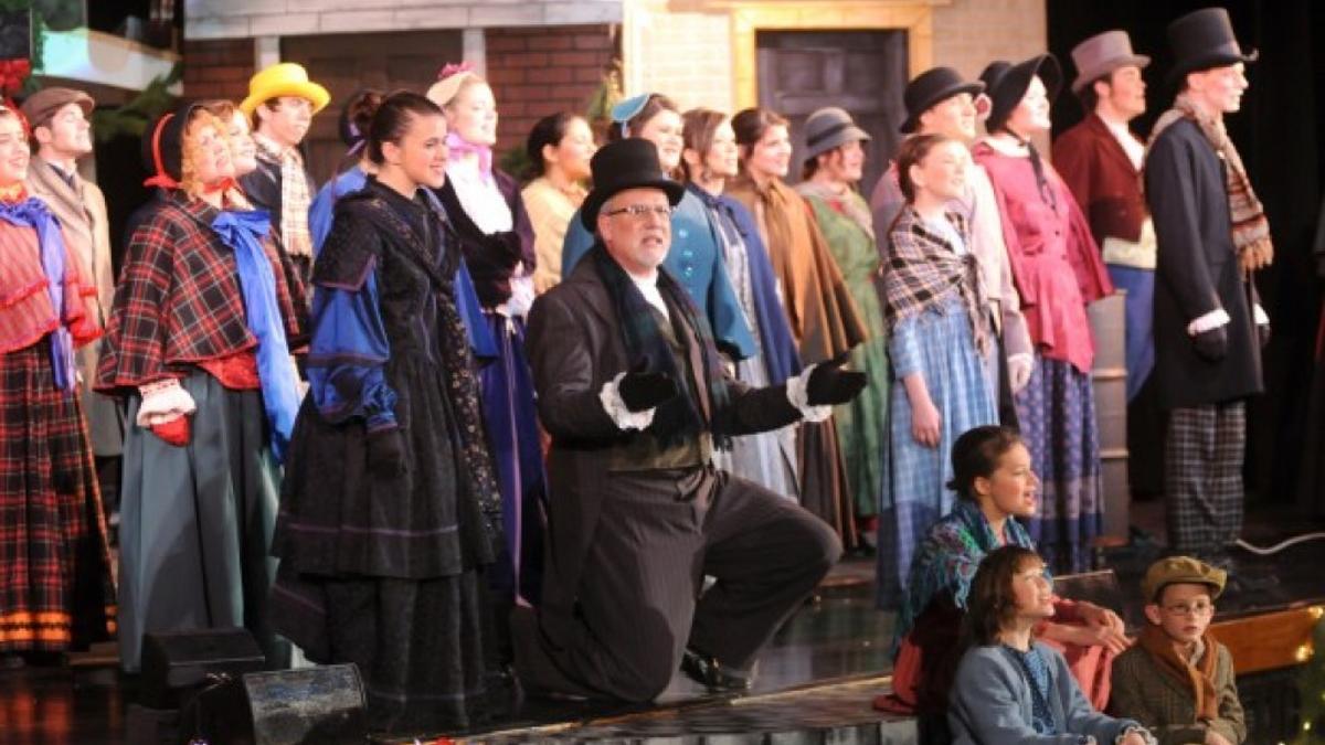 A Christmas Carol Is A Holiday Tradition At Granite City High School Life News From Your Illinois Journal Stltoday Com