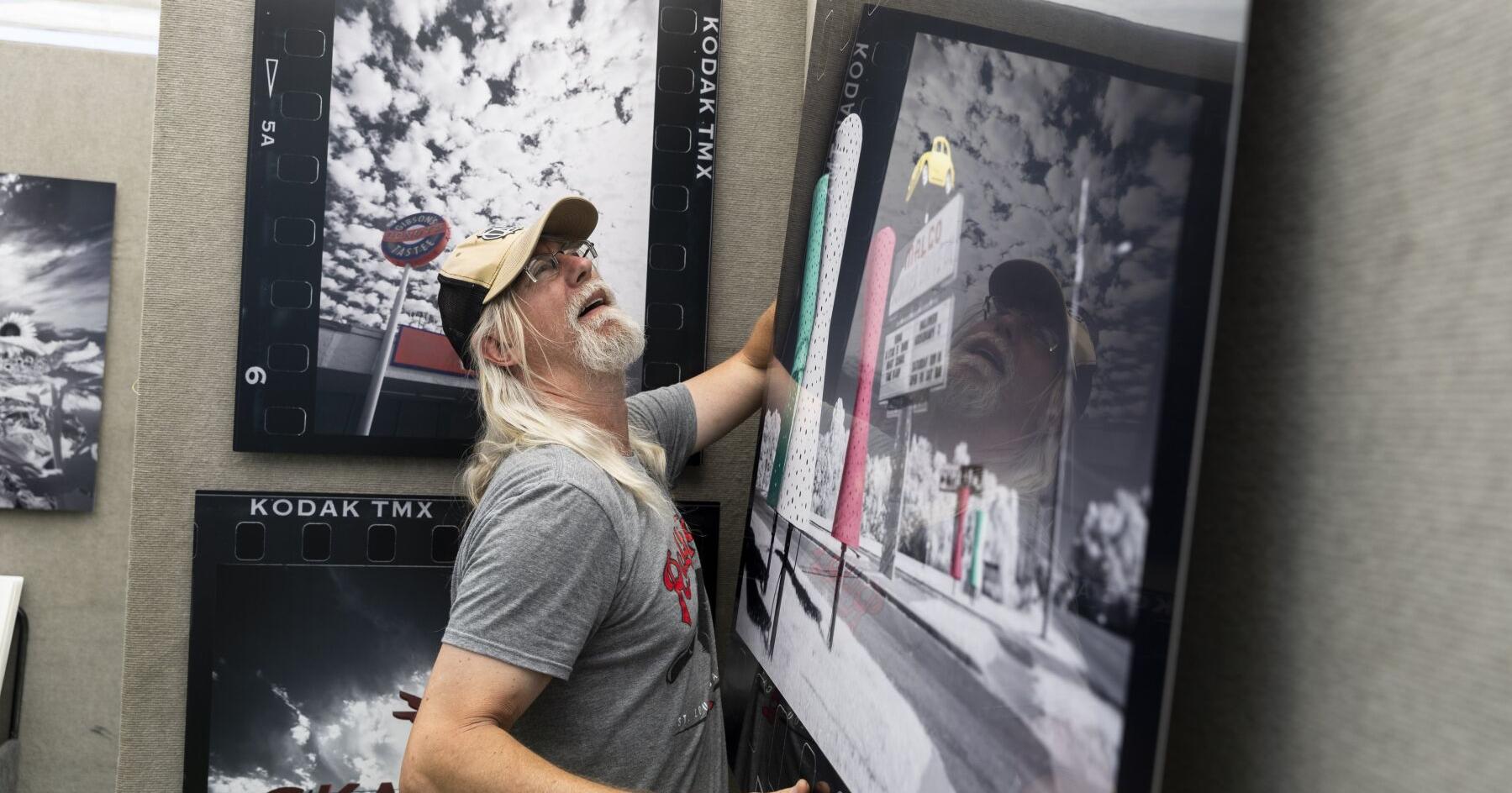 Photos: Artists begin preparations for the 20th Webster Arts Fair - Vimarsana News