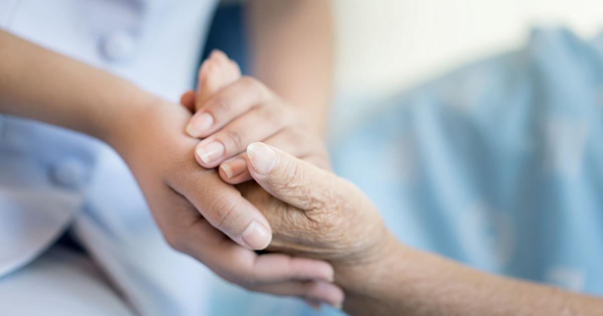 Frau aus Florida wegen des Verkaufs gefälschter Krankenpflegediplome ...