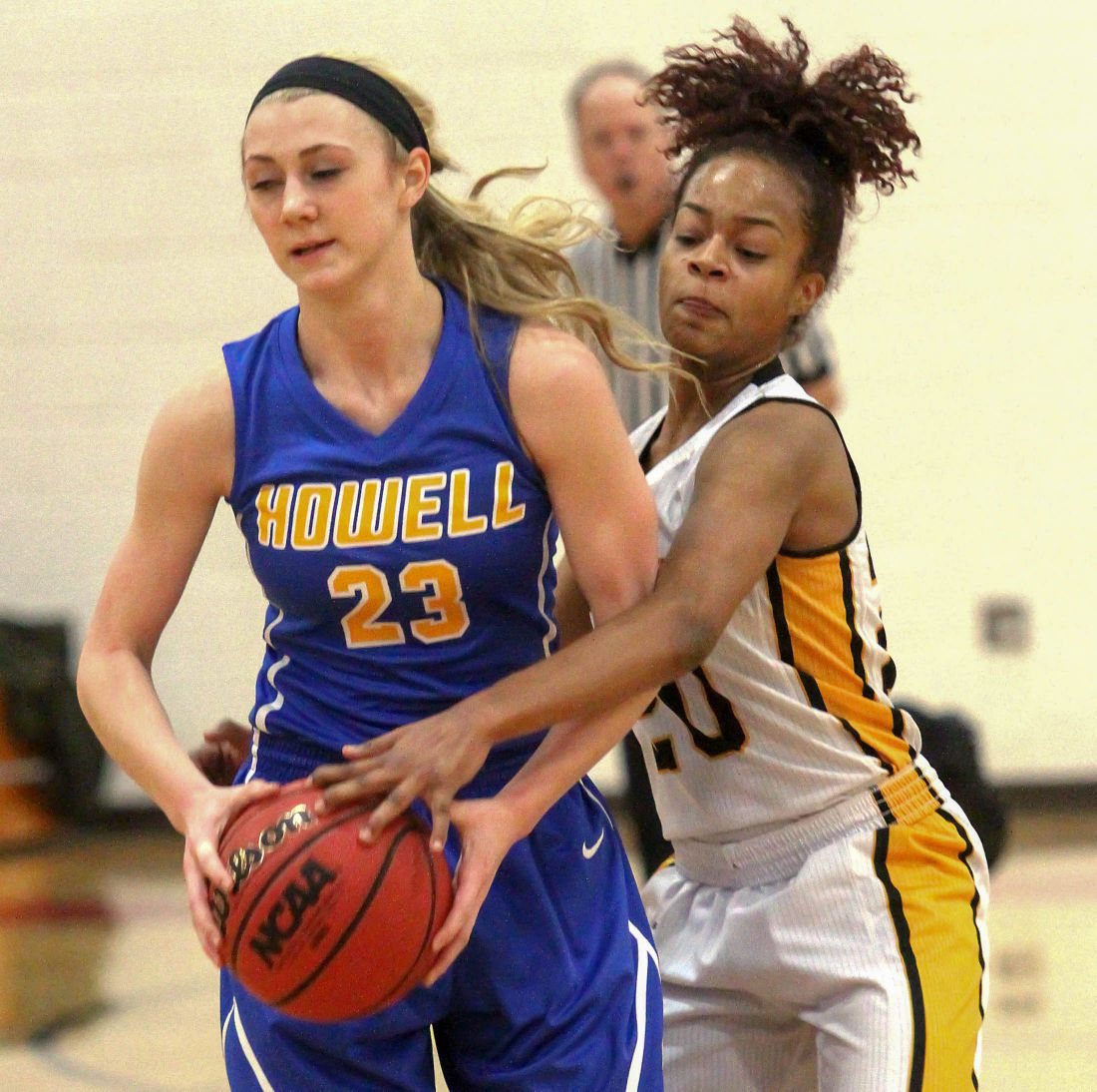 Hot hands lead Howell to lopsided championship win