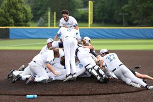 Class 5 state quarterfinal: St. Dominic vs. Summit