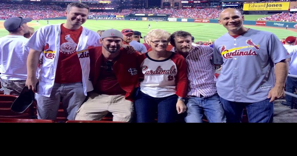 The Cardinals want the St. Louis PD to stop using their mascot in  #PoliceLivesMatter photos - The Daily Dot