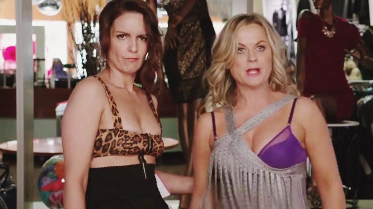 Review Tina Fey Amy Poehler Are Sisters Behaving Badly Movie 