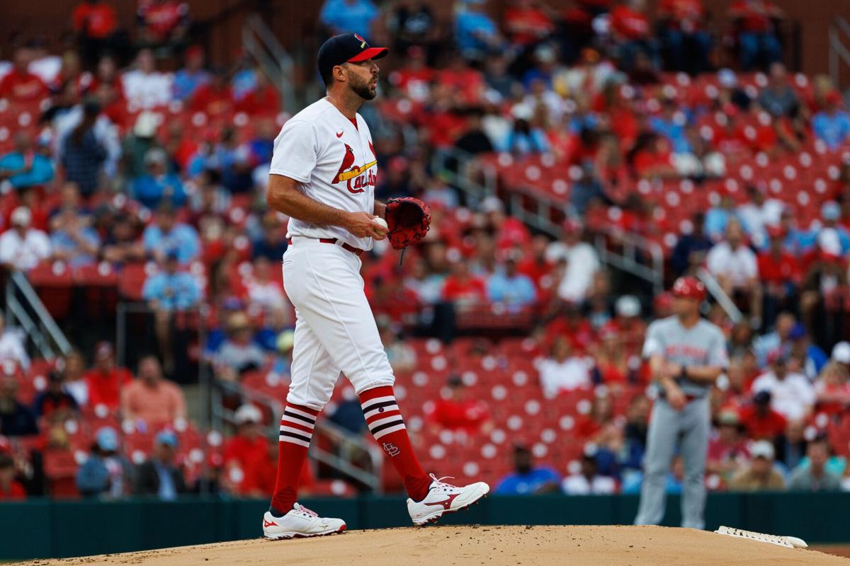 Wainwright, Arenado lead Cardinals to 10-0 romp over Royals – KGET 17