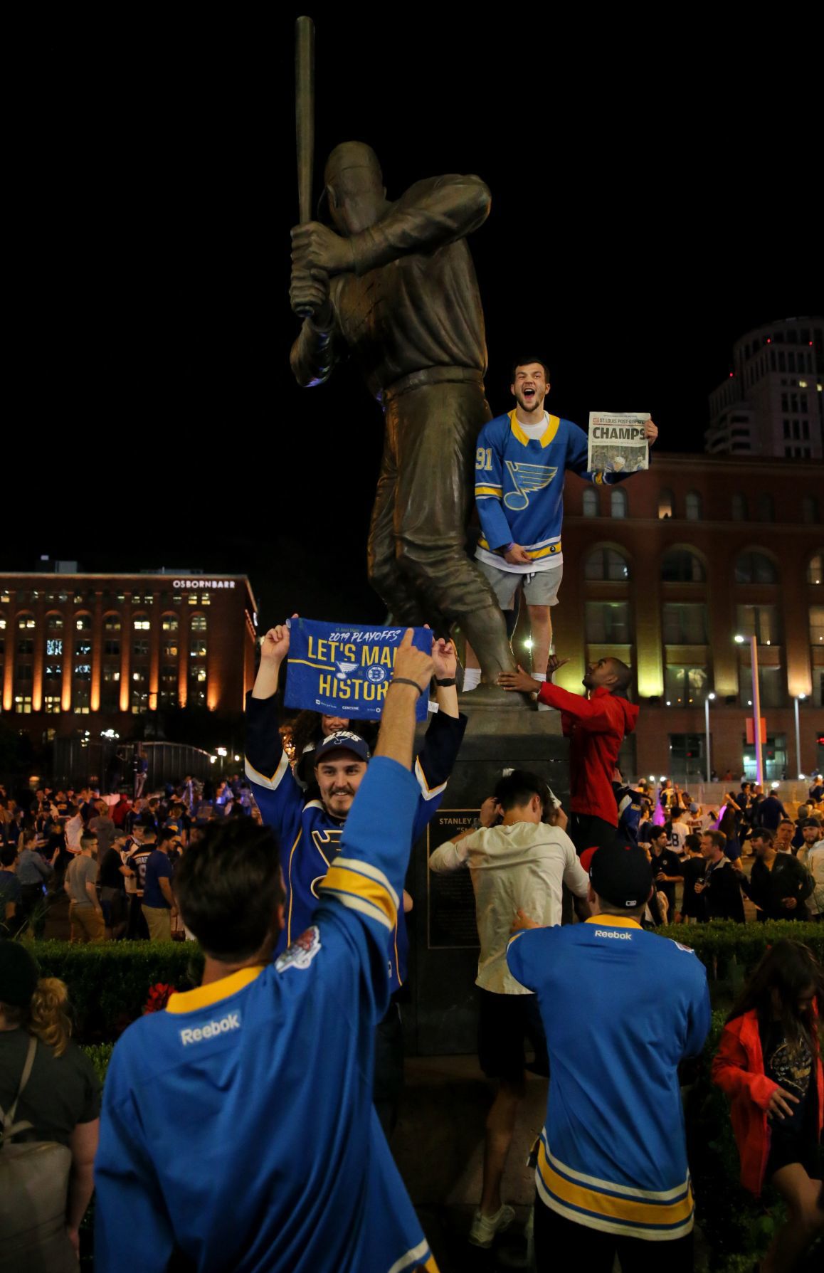 Why Alex Pietrangelo re-signing in St. Louis would mean a statue being  built