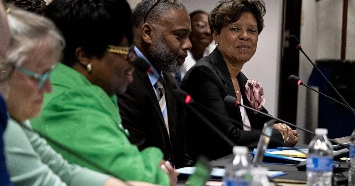 New board at St. Louis Public Schools launches with friction