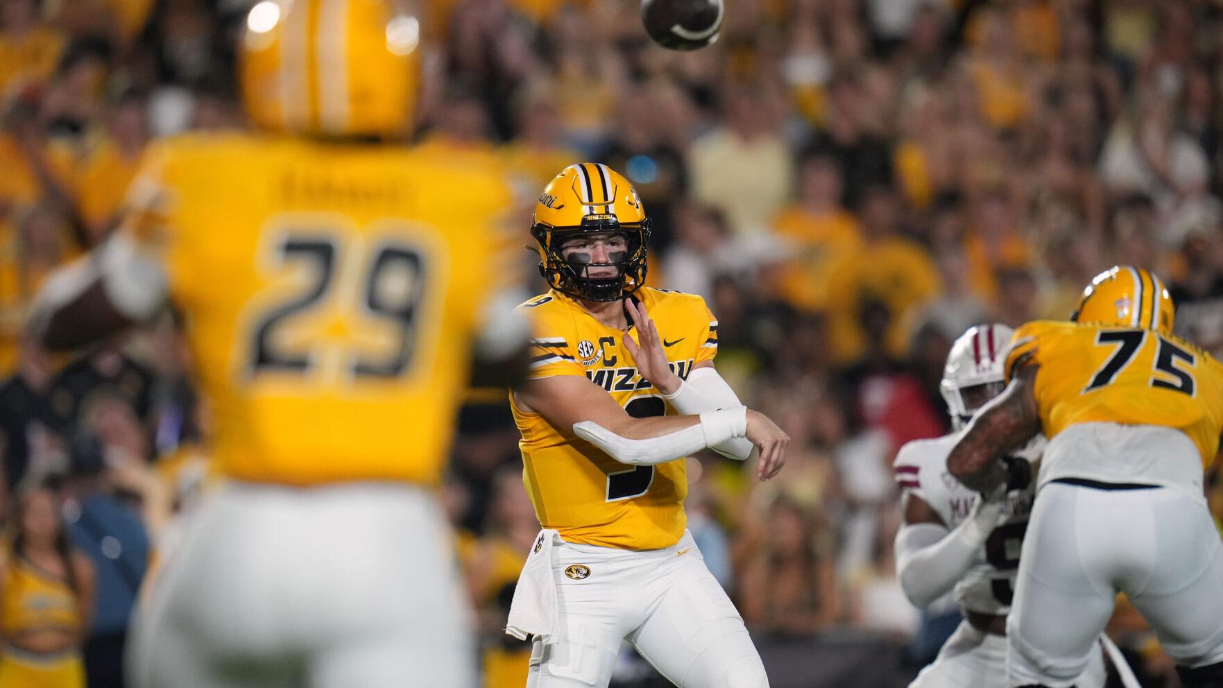 Tale of 3 quarterbacks: What to make of Mizzou's QBs in win over UMass