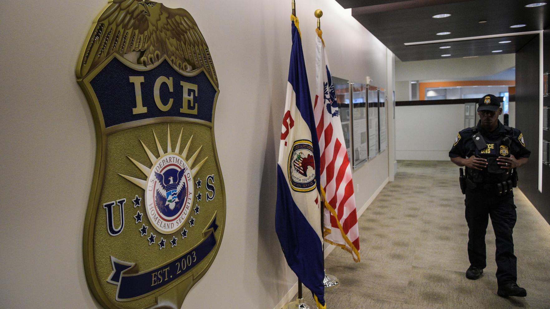 U.S. plans family deportations, including a 4-year-old girl with broken arm requiring surgery