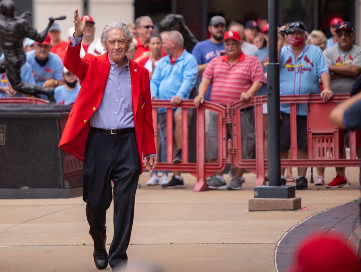 Cardinals dedicate Ted Simmons statue, retire his number